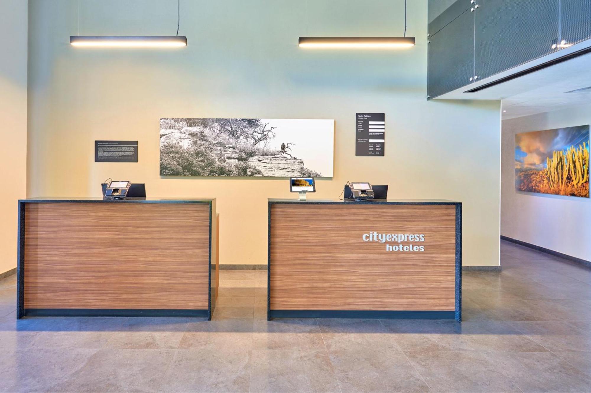 City Express By Marriott Caborca Heroica Caborca ภายนอก รูปภาพ